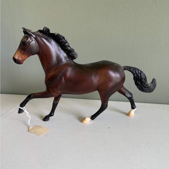 Bay Breyer Horse - Picture 1 of 1
